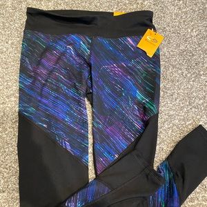 NWT Women’s size med active workout leggings pant